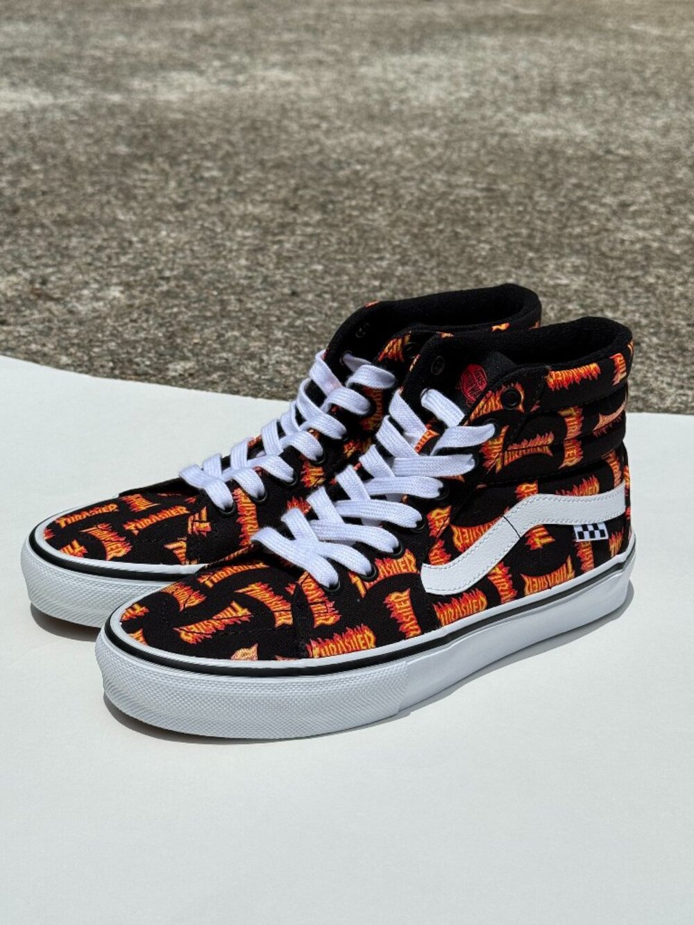 VANS Skate Sk8-Hi x Thrasher Allover Logo Men's Size 8 Black/Multi